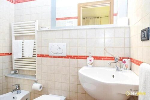 Lia Rooms 3, Prenota Bed & breakfast Hotel economici a Riviera Ligure