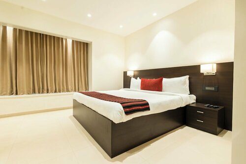 Freesia Residency by Express Inn, Забронировать Отель Отели Насик с парковкой, Парковка
