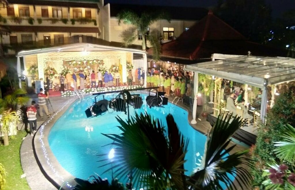 Cakra Kembang Hotel