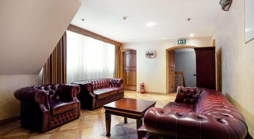 Atrium Suites