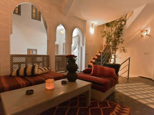 Riad Les Jardins des Lilas, Забронировать Гостевой дом Отели Марракеша с питанием, рядом с Сад Мажореля, Пансион