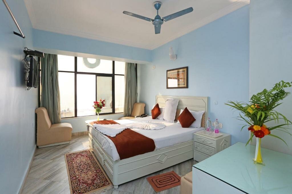 HOTEL NILADRI PREMIUM