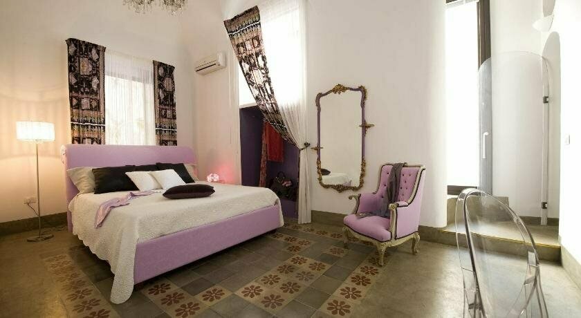 Gem de Luxe Bed  Breakfast