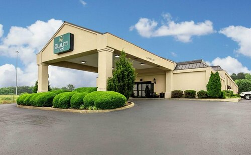 Quality Inn Holly Springs South, Book Hotel Mississippi hoteller med pool, Swimmingpool