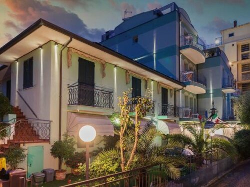 Hotel Residence Charles, Забронировать Отель Белларива Римини