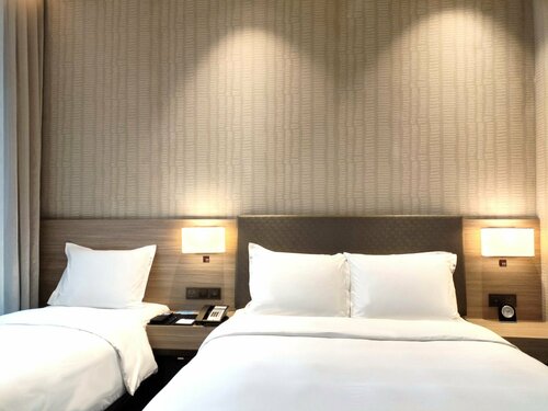 Holiday Inn Express Hong Kong Kowloon CBD2 by IHG, Забронировать Отель Отели и гостиницы Гонконга, рядом с Станция метро Kwun Tong, Отель