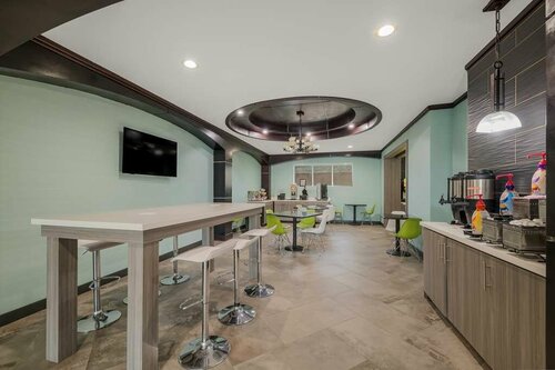 Best Western Bowie Inn & Suites, Забронировать Отель Отели Боуи с парковкой, Парковка