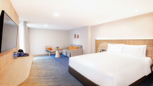 Holiday Inn Express & Suites Bangkok Central Pier by IHG, Забронировать Отель Отели Бангкока с парковкой, Парковка