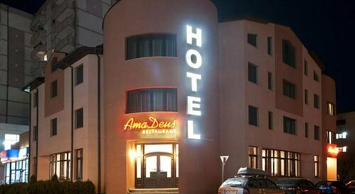 Hotel AmaDeus, Rezerwuj Hotel Hotele w Carpathians - Romania z parkingiem, Parking