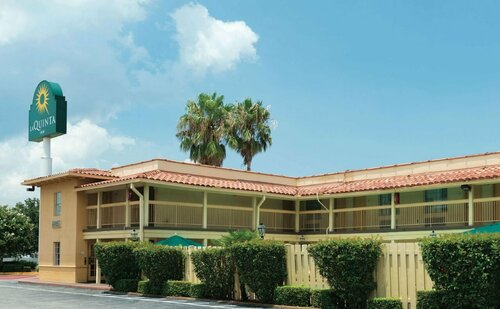 La Quinta Inn New Orleans Causeway, Забронировать Отель Метари Луизиана
