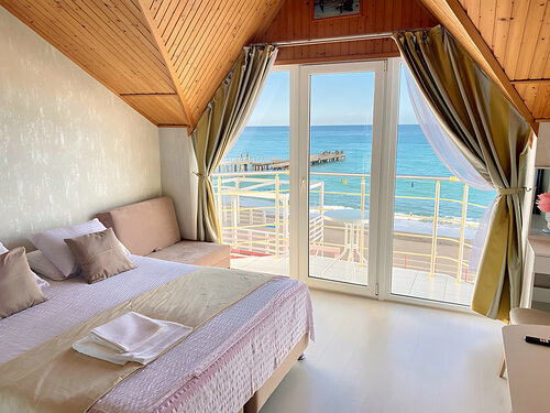 Prokhlada Hotel, จอง โรงแรม Alushta 