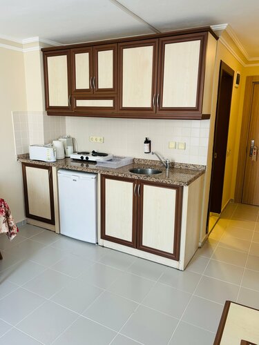 May Flower Apart Hotel, Забронировать Апарт-отель Отели Алании с парковкой, рядом с Культурный центр Аланьи, Парковка