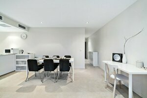 Miranda, 1bdr Docklands Apartment