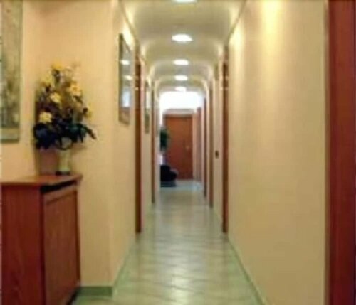 Hotel Potenza, Забронировать Отель Отели Неаполя с питанием, рядом с Кафедральный собор Неаполя, Пансион