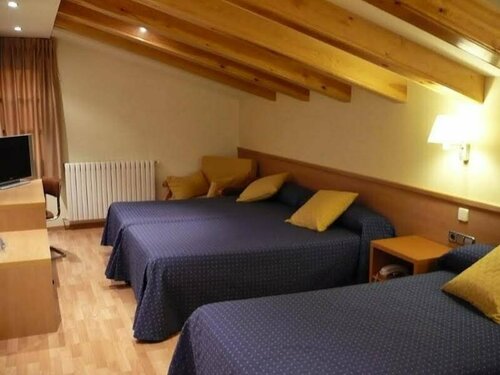 Hotel Estel, Book Hotel Hotels in Berga with Parking, Parking