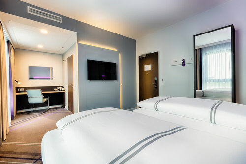Premier Inn Berlin Airport, Забронировать Отель Отели Берлина с парковкой, рядом с Грюнбергалле, Парковка