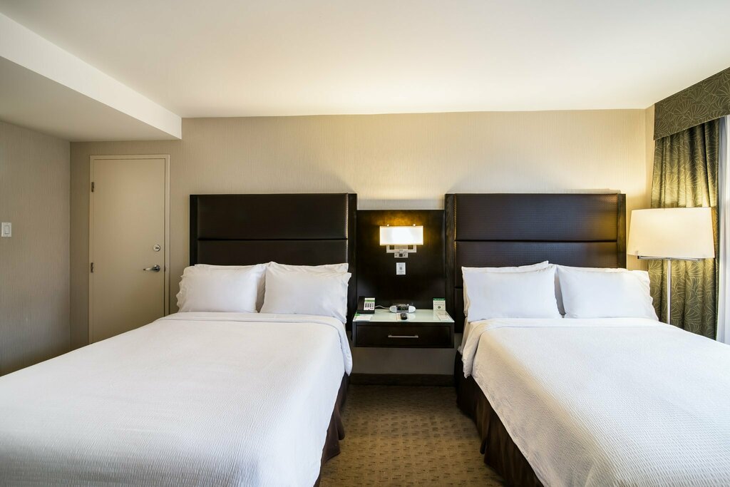 Holiday Inn Vancouver Centre