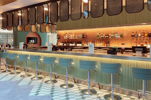 Holiday Inn London Heathrow - Bath Road by IHG, Забронировать Отель Бизнес-отели Хитроу, 4* 5*