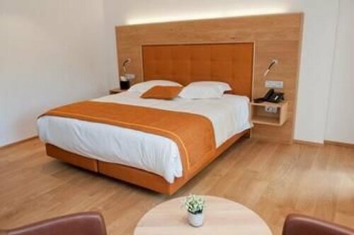 Hotel Le Charme de la Semois, Забронировать Отель Отели провинции Намюра с бассейном, Бассейн