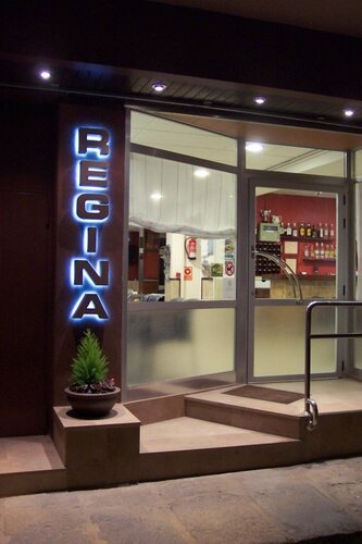 Hostal Regina, Забронировать Отель Недорогие отели Коста-Бравы, недорого