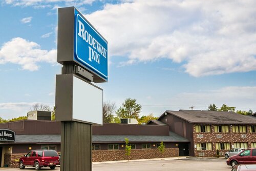 Rodeway Inn Muskegon Airport, Забронировать Мини-отель Маскигон штат Мичиган