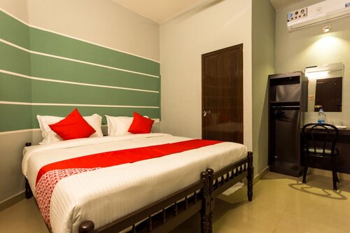 OYO 15598 Cochin Airport Hotel, Prenota Hotel Angamali Kerala
