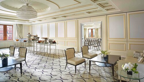 Four Seasons Hotel Moscow, Reserva ahora Hotel Tverskoy , cerca de Gran Palacio del Kremlin