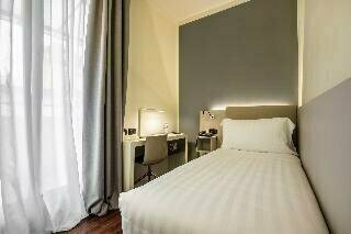43 Station Hotel