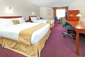Quality Inn & Suites Edmonton International Airport, Varaa Hotelli Hotellit Central Alberta aamiaisella, Aamiainen