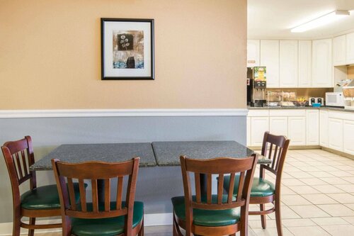 Microtel Inn & Suites by Wyndham Tulsa East, Rezervasyon Otel Catoosa Oklahoma
