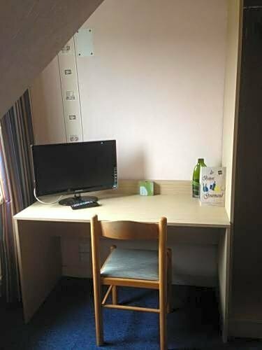 Hôtel La Tour DAuvergne, Забронировать Отель Пон-л'Аббе Finistère, рядом с Музей Bigouden