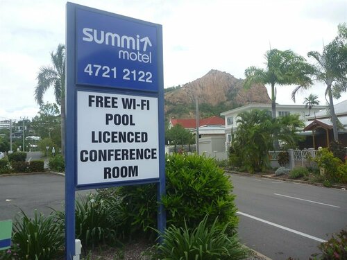 Summit Motel, Забронировать Мотель Отели Таунсвилле с парковкой, рядом с Townsville Supreme Court, Парковка