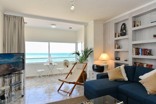 Beautiful Beach Apartment M&B IV by Las Canteras by VillaGranCanaria, Забронировать Апартаменты/квартира Лас-Пальмас-де-Гран-Канария Гран-Канария, рядом с Музей науки и техники