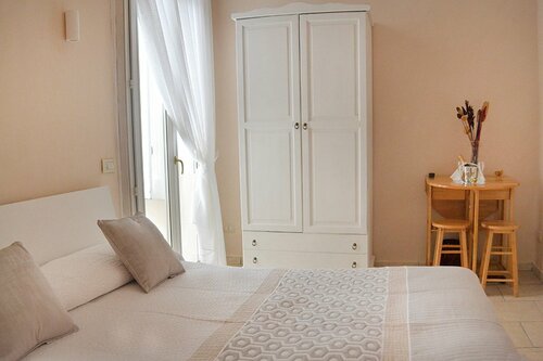 B&B Napoli Campagnari, Забронировать Отель «постель и завтрак» Отели Неаполя с парковкой, рядом с Порт Моло-Беверелло, Парковка