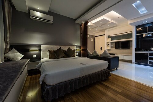 Naki Suites at Silvertown, Book Hotel Chamkar Mon 