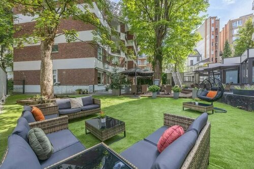 Leonardo Hotel Antwerp The Plaza, Buchen Sie Hotel Hotels in Antwerpen mit Parkplatz, Parkplätze
