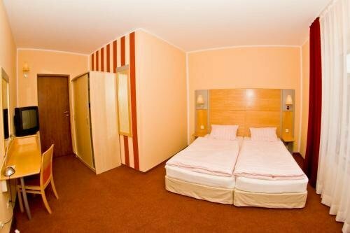 Hotel Omega, Забронировать Отель Злоценец Drawsko Lakeland