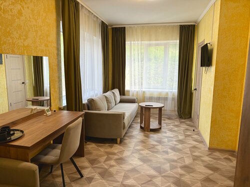 Vershina, Book Guesthouse Hotels in Mayminsky Rayon with Parking, Parking