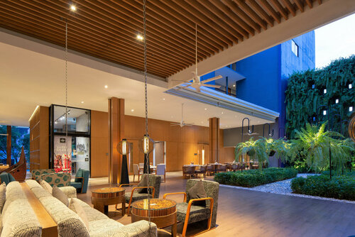 Holiday Inn Express Phuket Patong Beach Central by IHG, Забронировать Отель Отели Патонг-Бич с парковкой, рядом с Торговый центр Banana Walk, Парковка