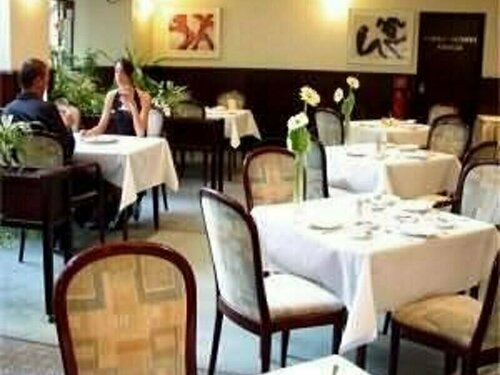 Kurfrstendamm am Adenauerplatz, Book Hotel Charlottenburg Berlin