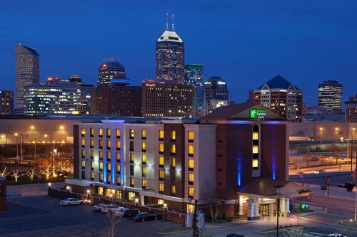 Holiday Inn Express Hotel & Suites Indianapolis Dtn-Conv Ctr Area, Boek Hotel Hotels in Indianapolis met zwembad, Zwembad