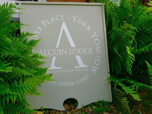 Alcuin Lodge Guest House - York, Забронировать Отель Йорк Северный Йоркшир, рядом с Церковь Св. Олафа