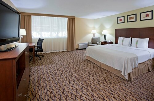 Holiday Inn Blmgtn Arpt South- Mall Area