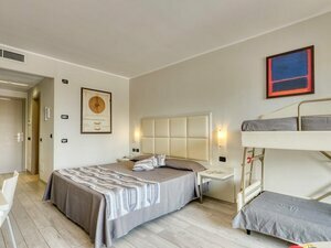 Parc Hotel, Забронировать Отель Отели Пескьера-дель-Гарды с бассейном, рядом с Гольф-клуб Paradiso del Garda, Бассейн