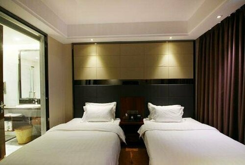 Longshan Hotel, Rezervați Hotel Hoteluri în Guangdong cu parcare, Parcare