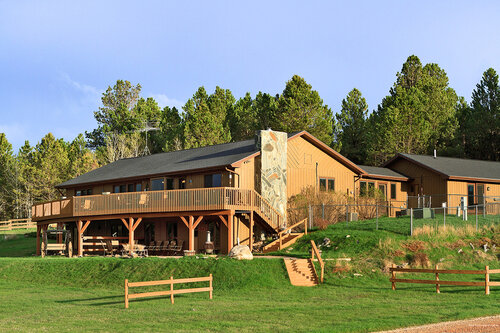 Rock Crest Lodge & Cabins, Забронировать Отель Отели Wind Cave National Park с бассейном, Бассейн