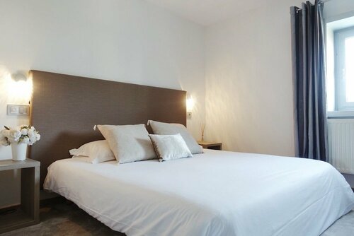 Hotel La Chaumette, Book Hotel Hoteller i Rhône-Alps med parkering, Parkering