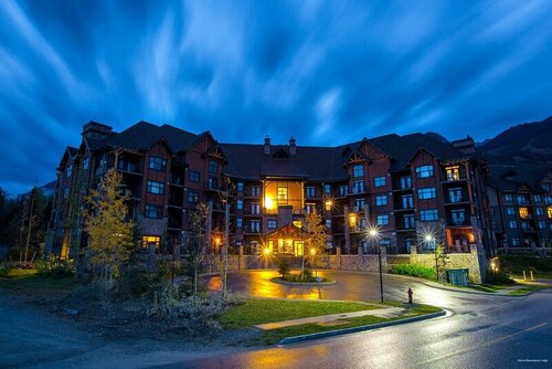 Glacier Mountaineer Lodge, Забронировать Дом для отпуска Голден Британская Колумбия, рядом с Горнолыжный подъемник Catamount