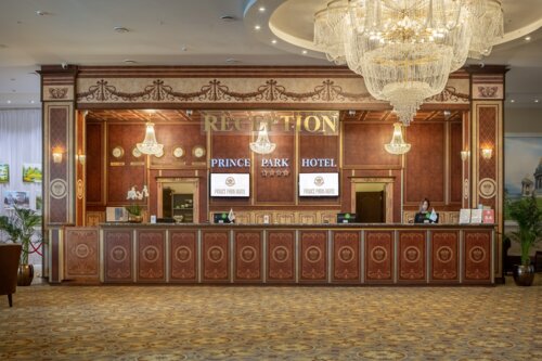 Prince Park Hotel, Book Hotel Hoteller i UZAO Area med måltider, Halvpension / Fuldpension