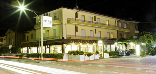 Albergo Ristorante Protti, Забронировать Отель Каттолика Побережье Римини